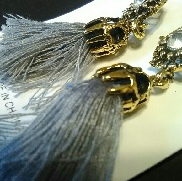 Hot Trendy Beautiful Gray Tassel Earring Set - Picture 2 of 7